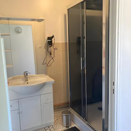 Hébergement de vacances Joli Fushia Au Bord Du Saint-Rémy-sur-Durolle